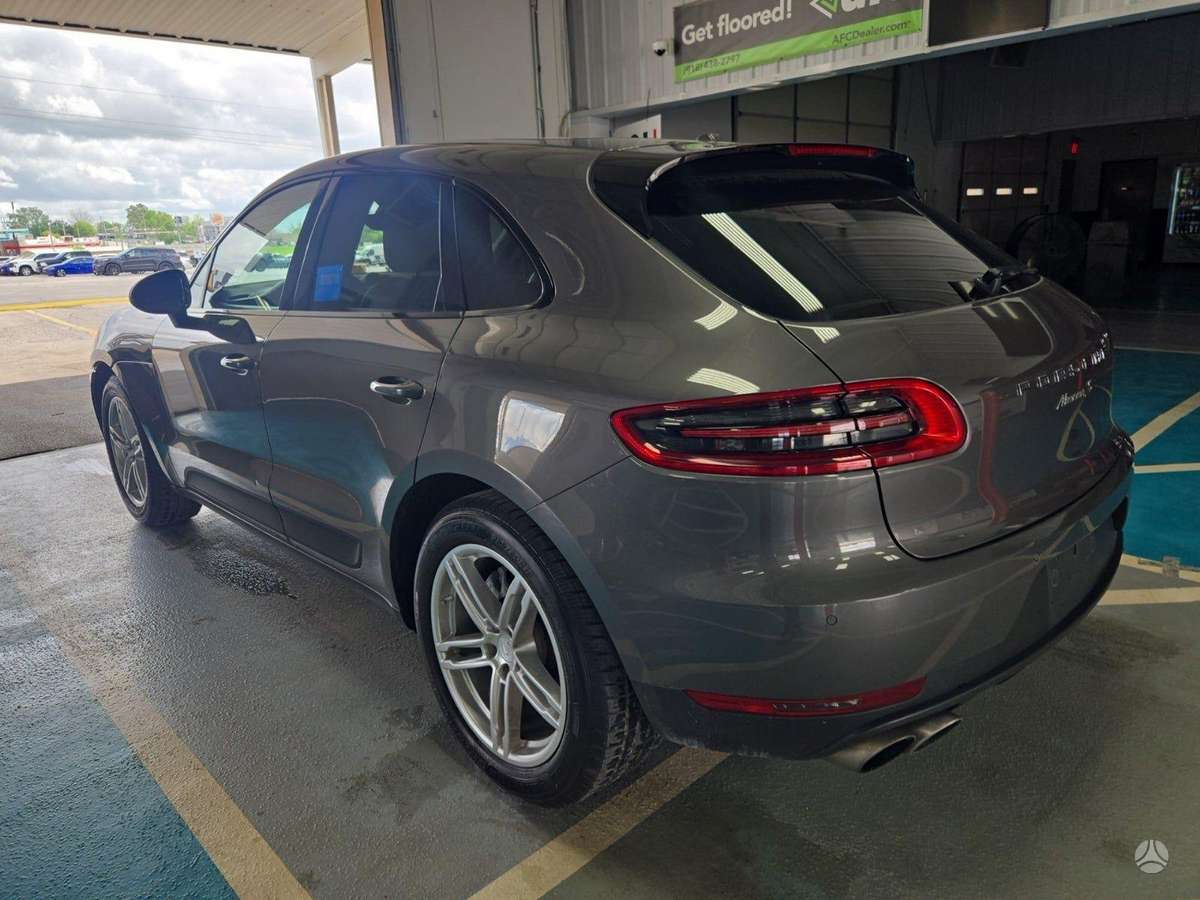 Porsche Macan - 2