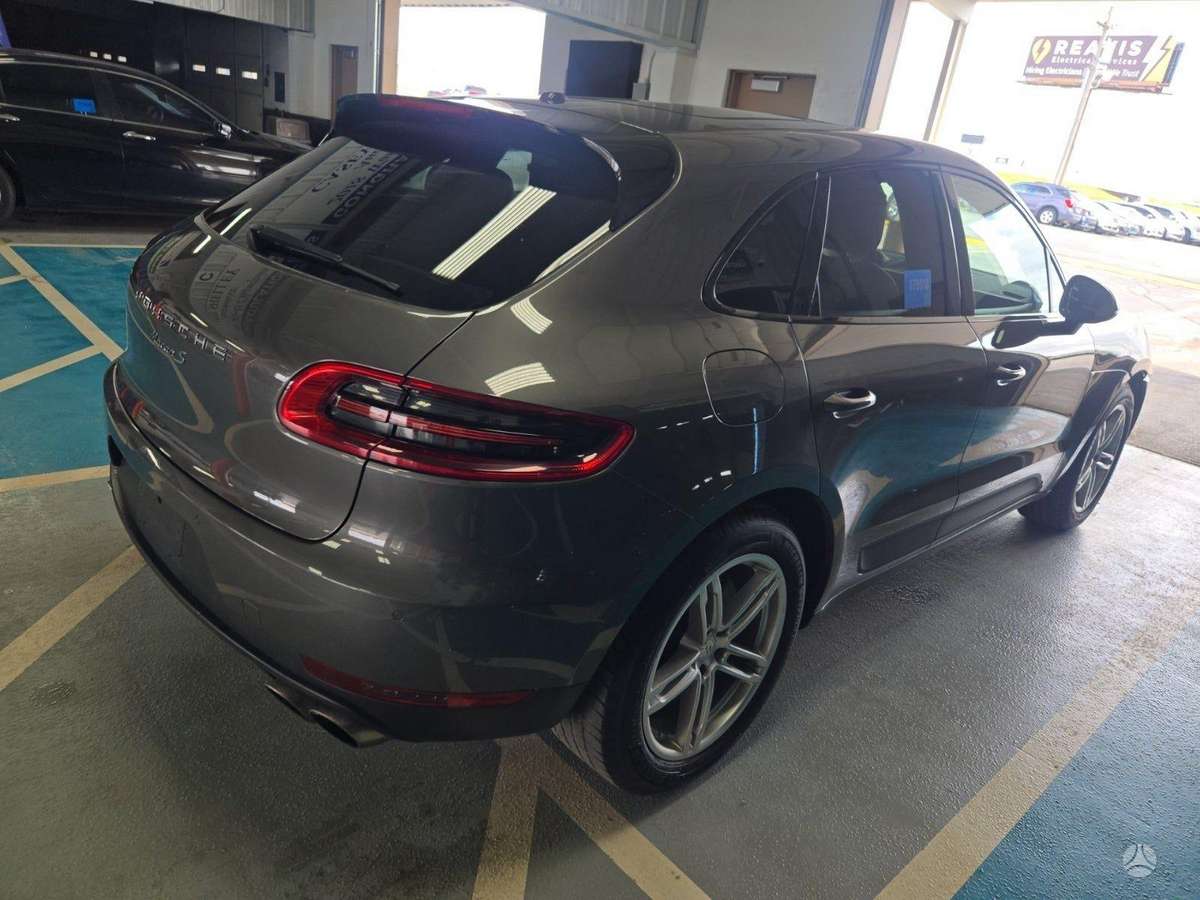 Porsche Macan - 4