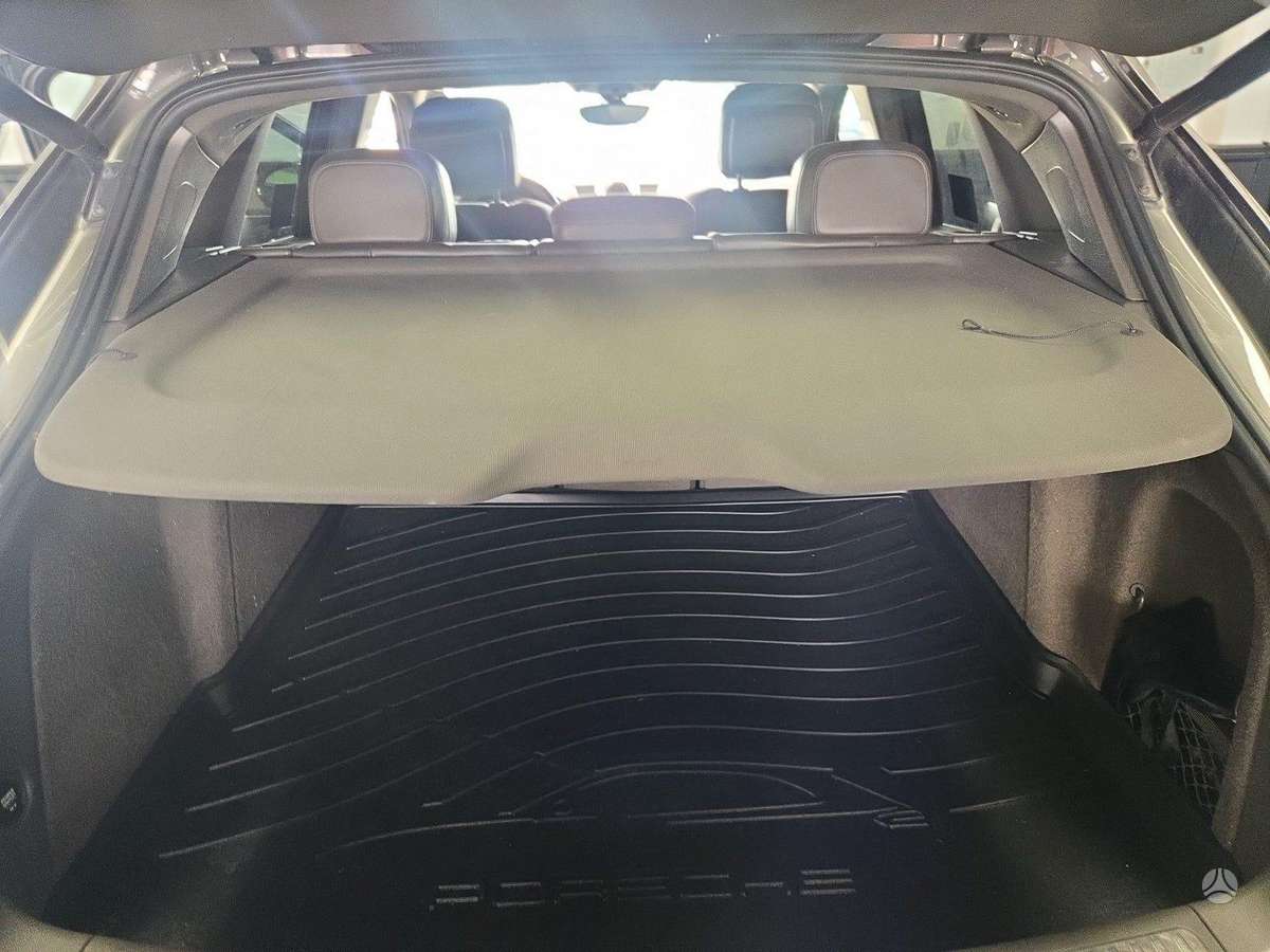Porsche Macan - 12