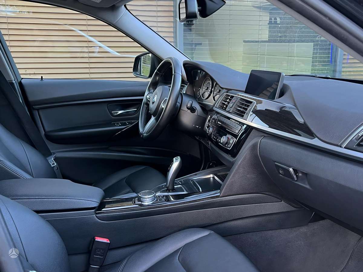 BMW 320, 2.0 l., Седан
