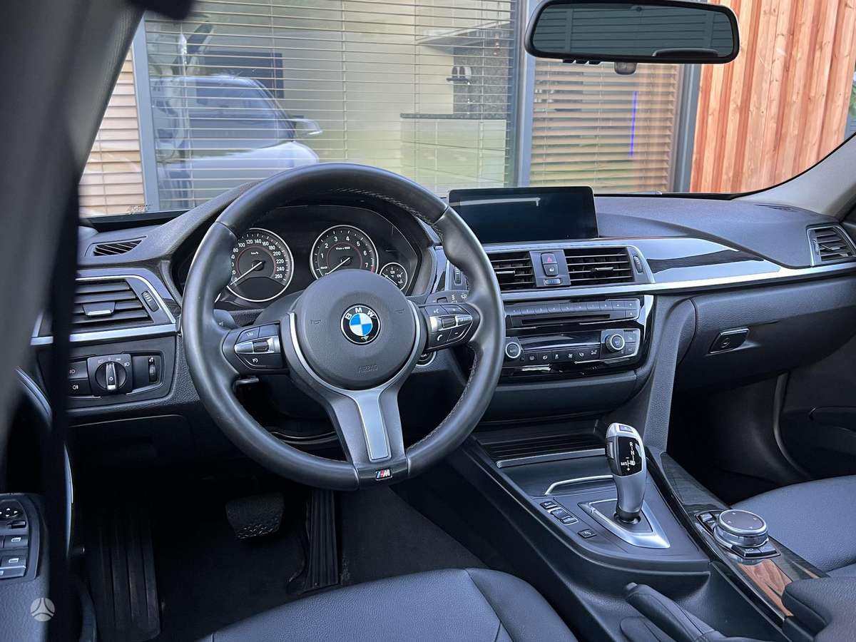 BMW 320, 2.0 l., Седан