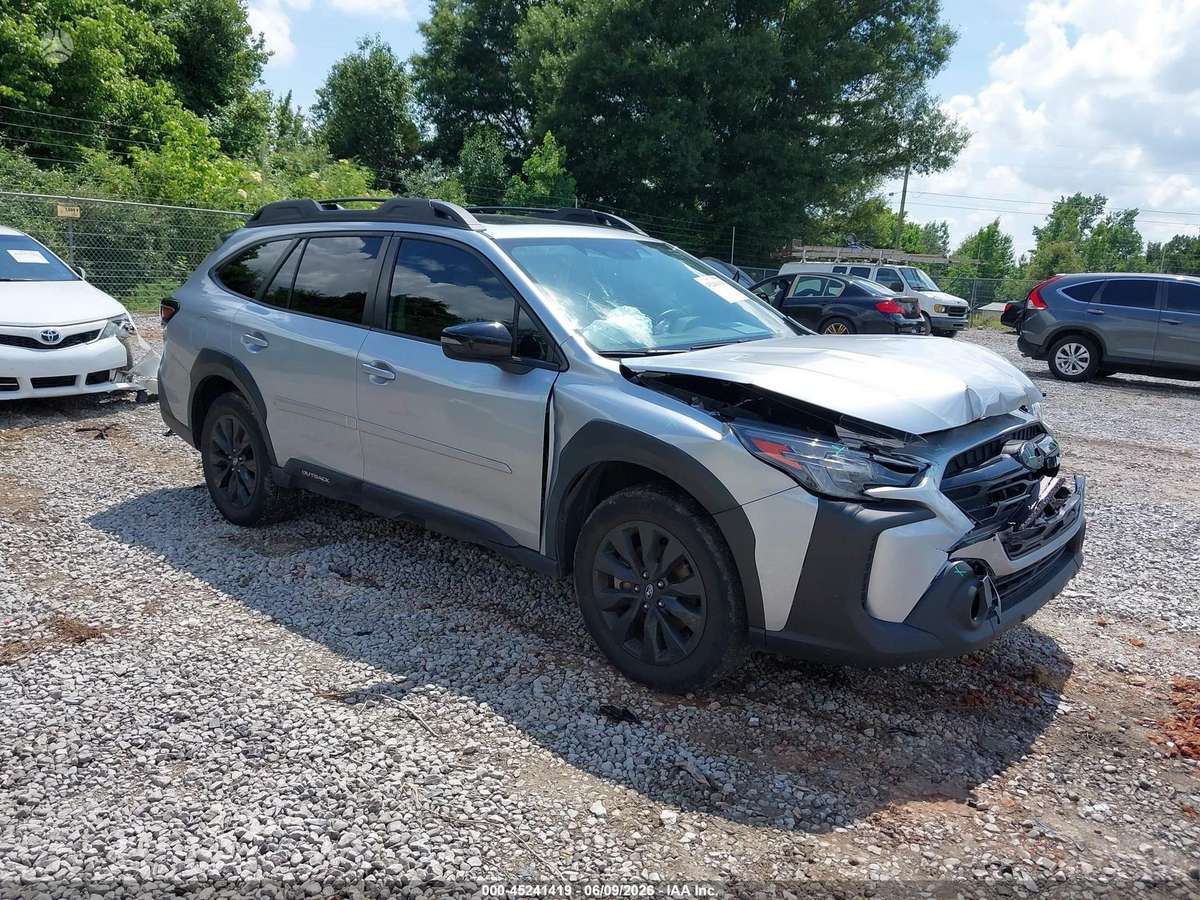 Subaru Outback, off-road / crossover