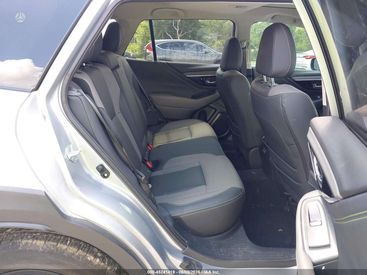 Subaru Outback, off-road / crossover