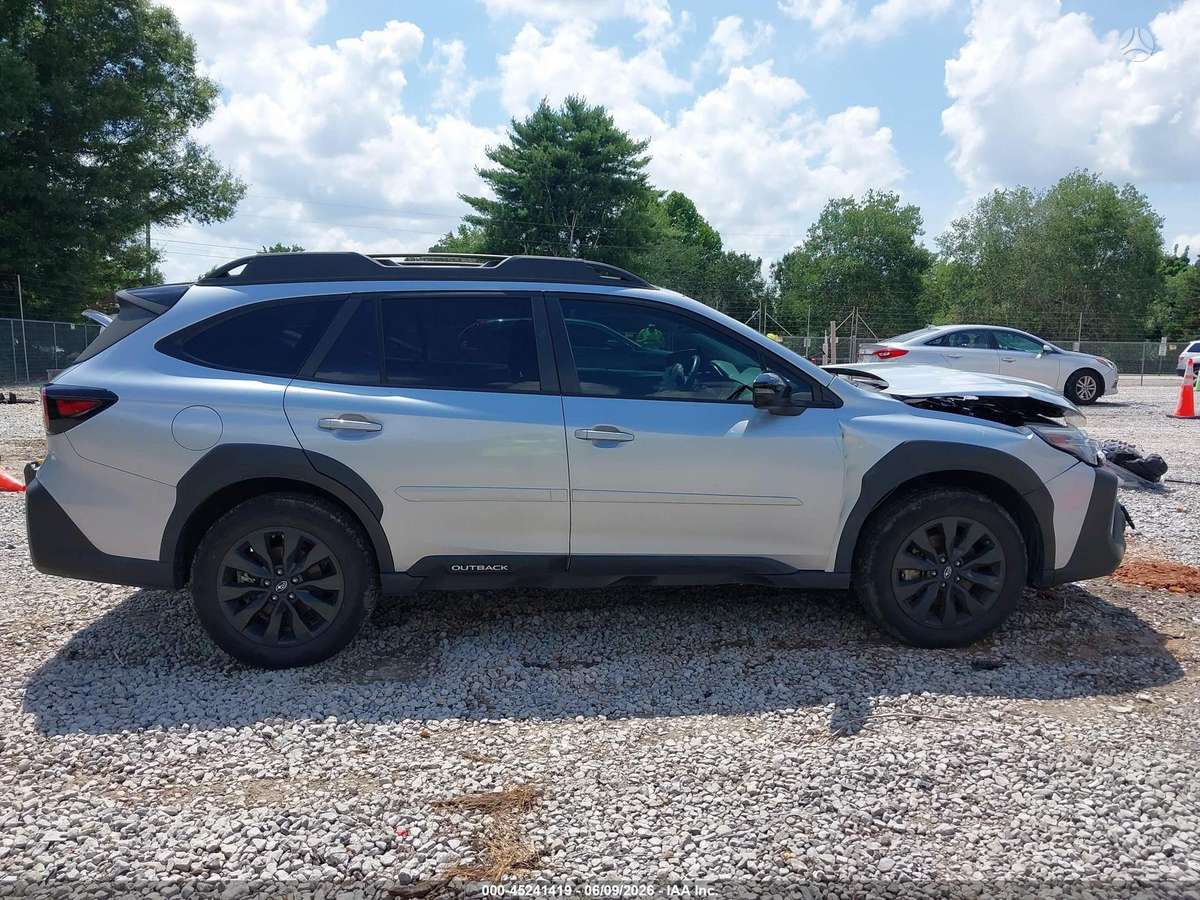 Subaru Outback, off-road / crossover