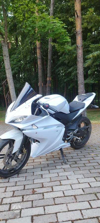 Yamaha YZF 125cc, superbikes