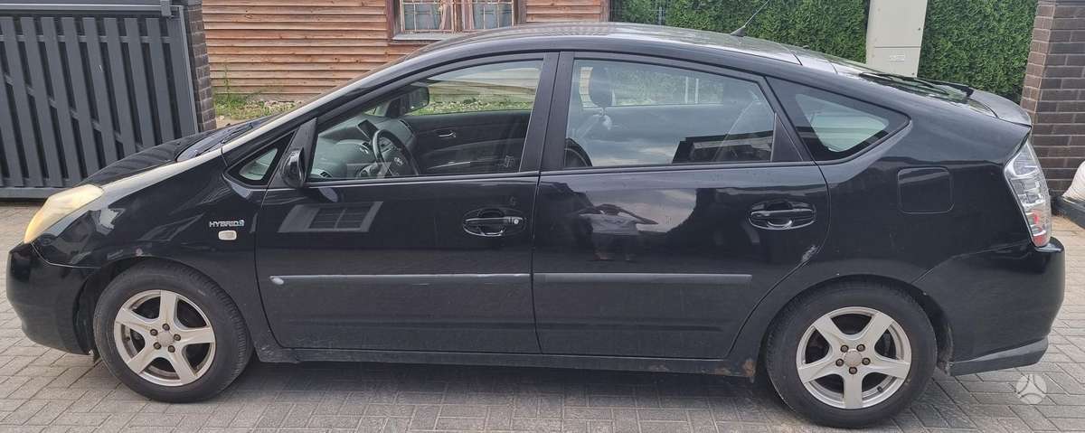 Toyota Prius - 1