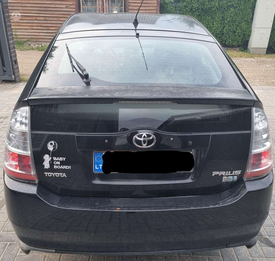 Toyota Prius - 4