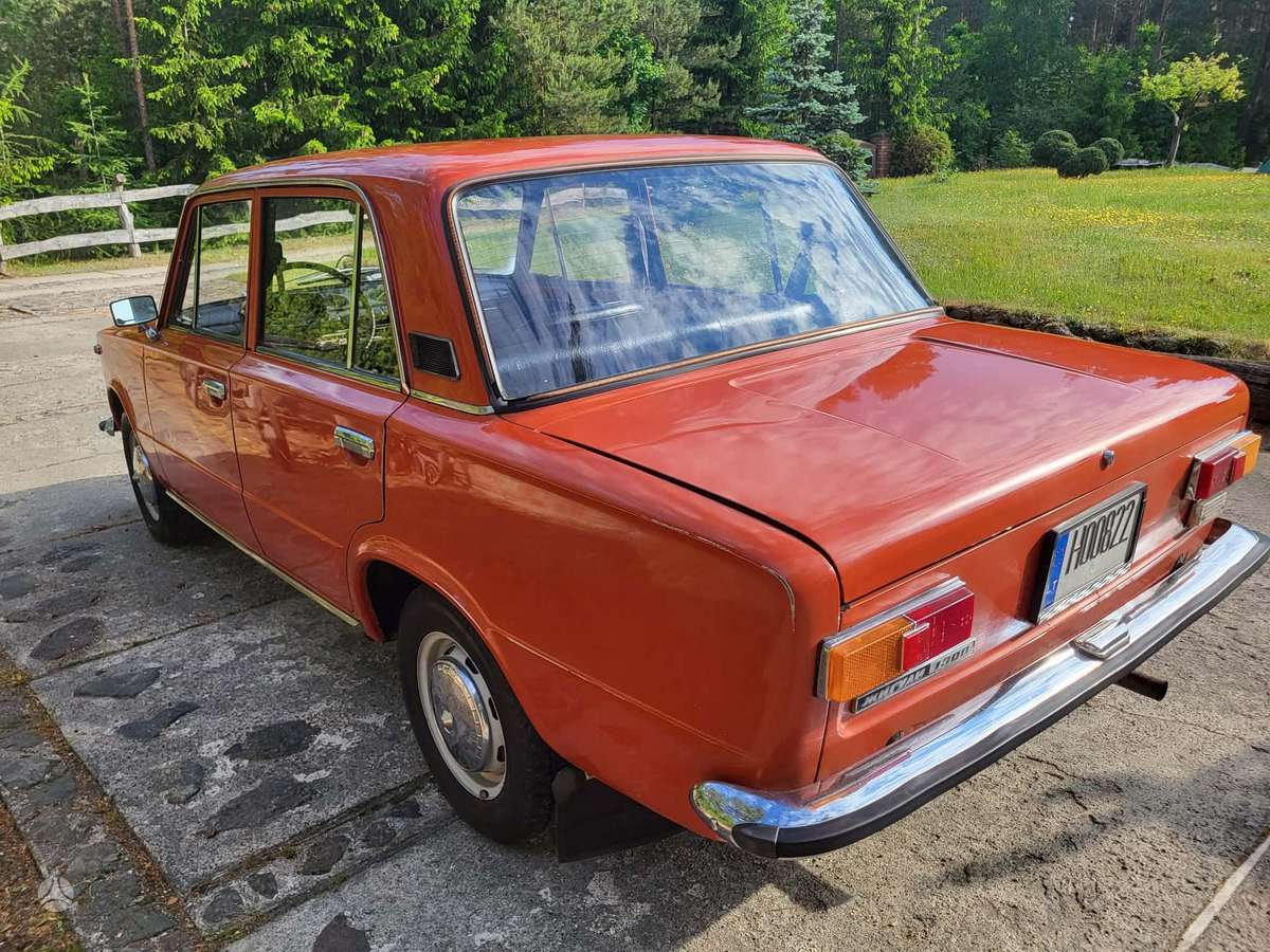 Lada 2101, saloon / sedan