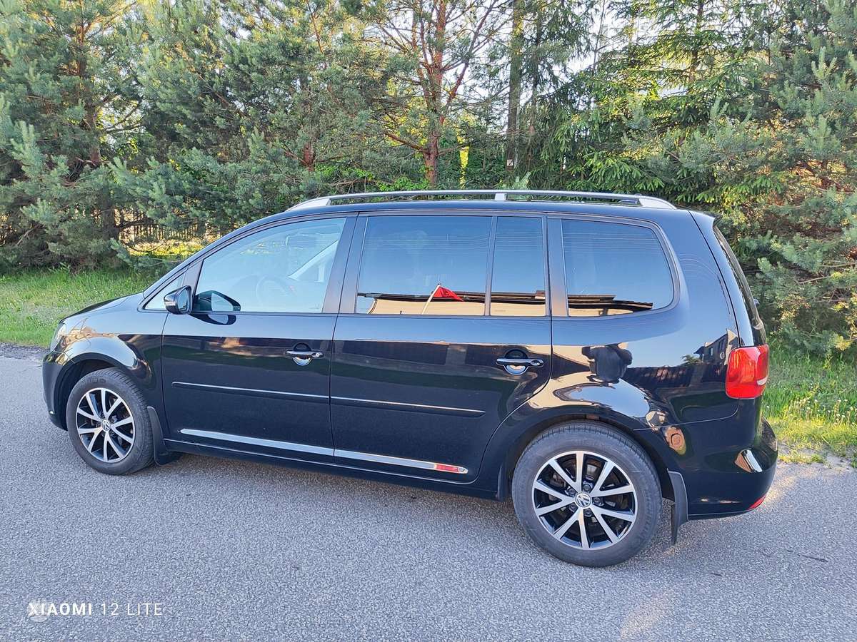 Volkswagen Touran - 8