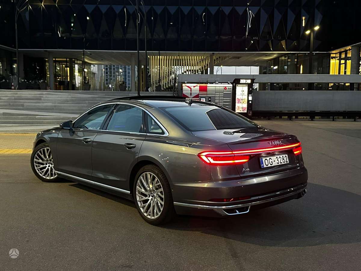 Audi A8, 3.0 l., Седан