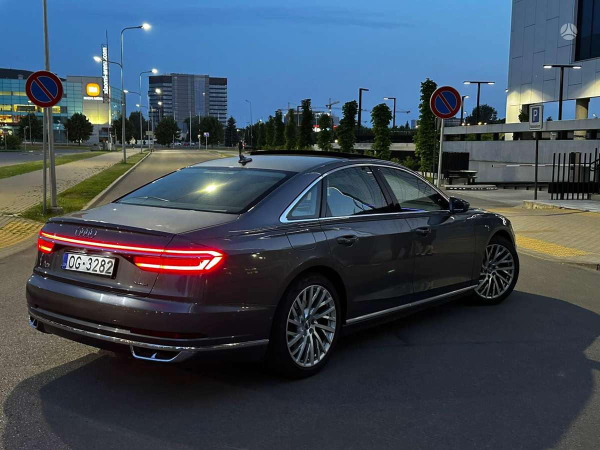 Audi A8, 3.0 l., Седан