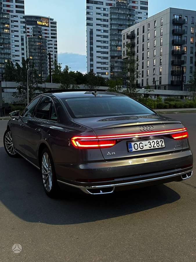 Audi A8, 3.0 l., Седан