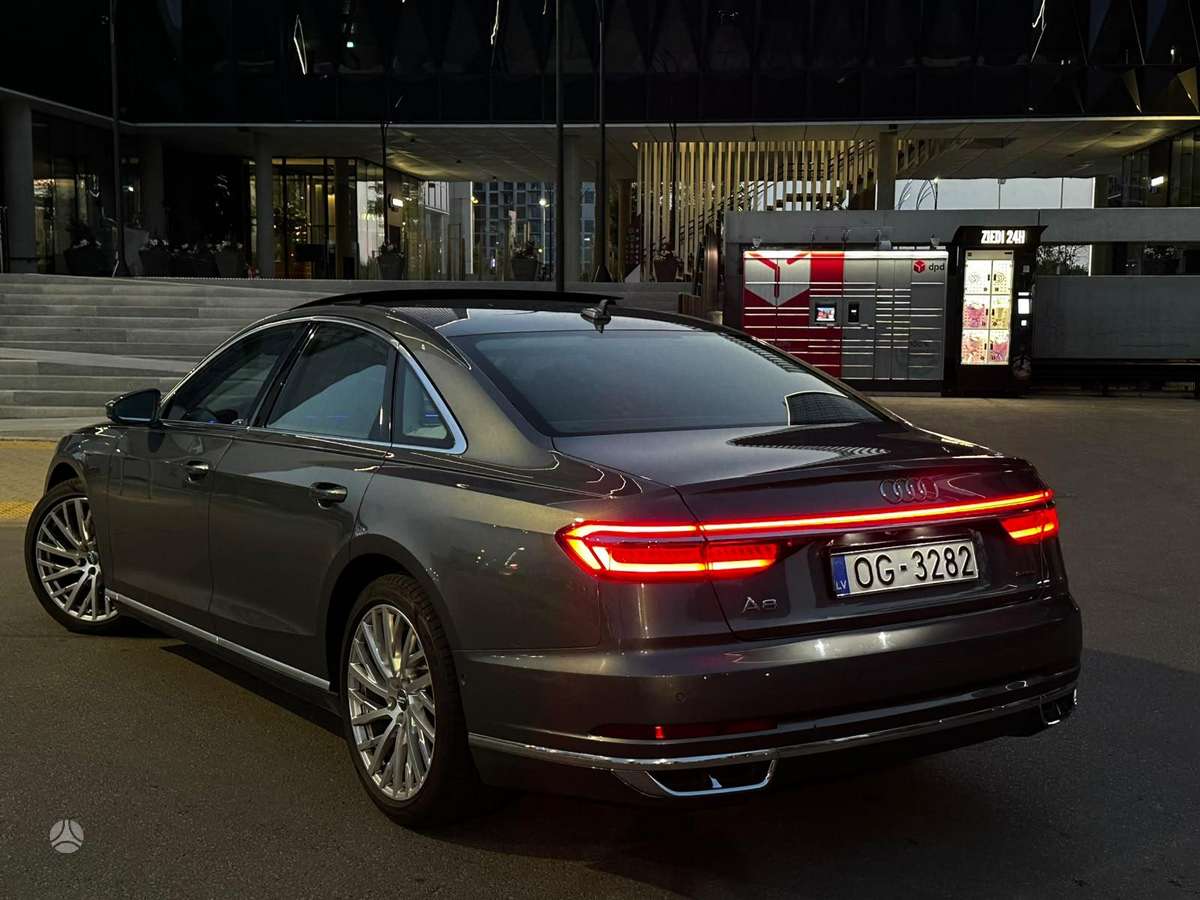 Audi A8, 3.0 l., Седан