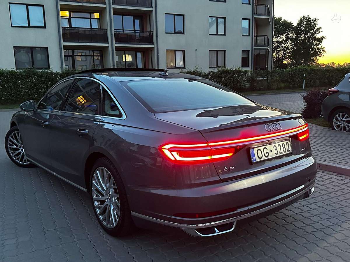 Audi A8, 3.0 l., Седан