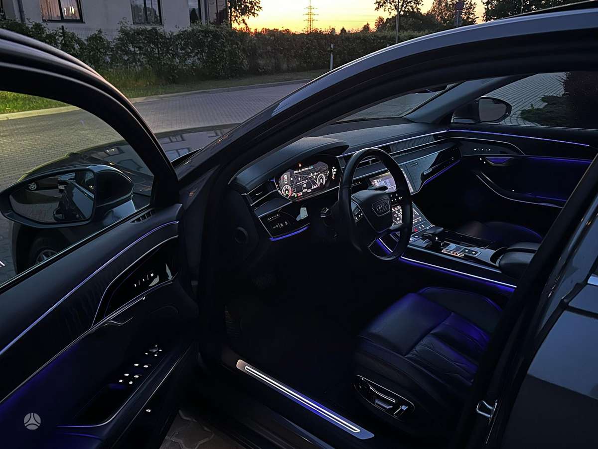 Audi A8, 3.0 l., Седан