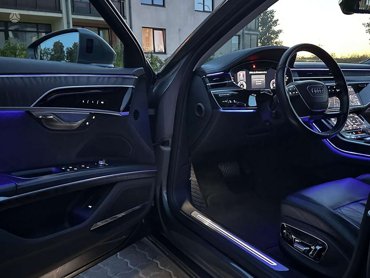 Audi A8, 3.0 l., Седан