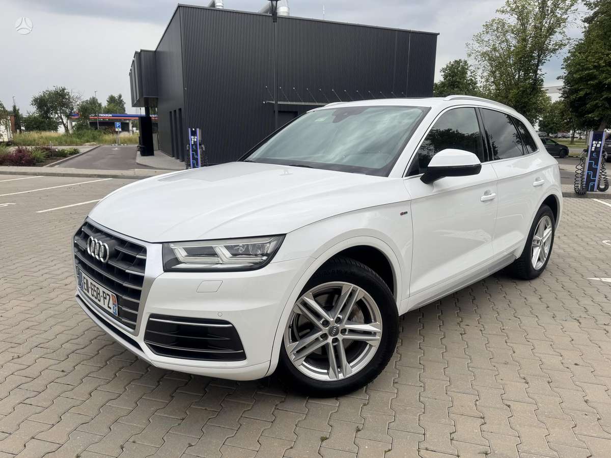 Audi Q5, 2.0 l., off-road / crossover
