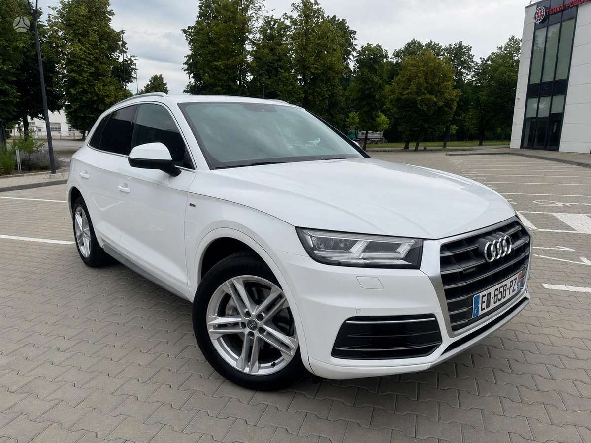 Audi Q5, 2.0 l., off-road / crossover