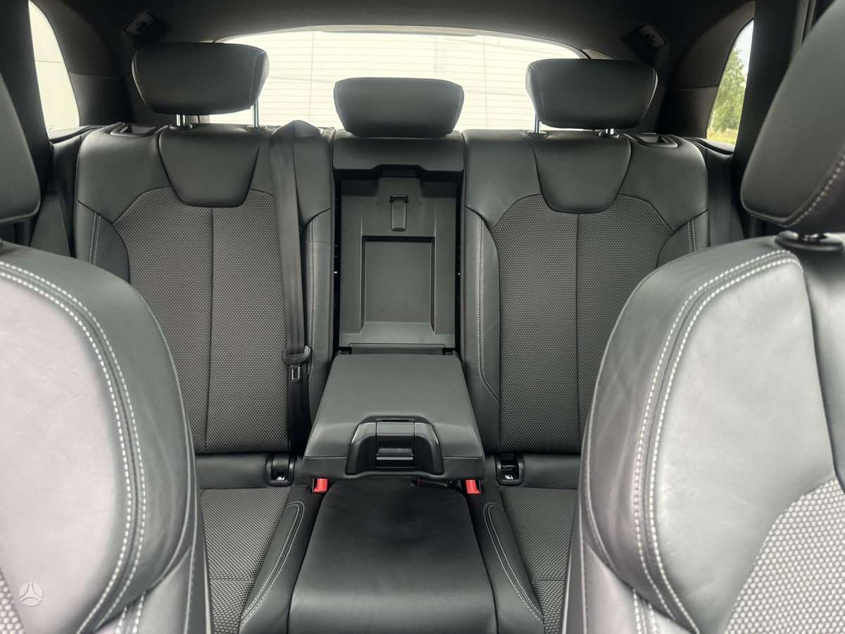 Audi Q5, 2.0 l., off-road / crossover