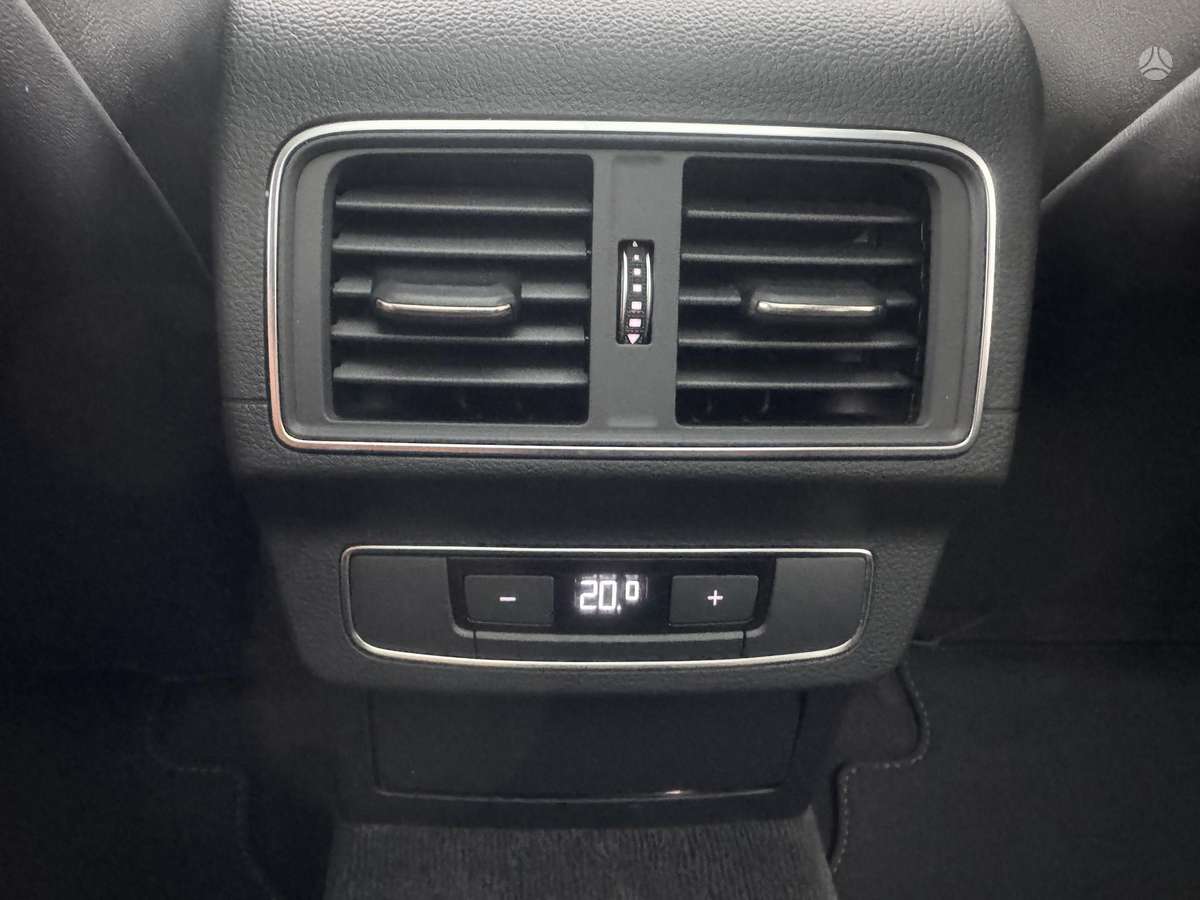 Audi Q5, 2.0 l., off-road / crossover