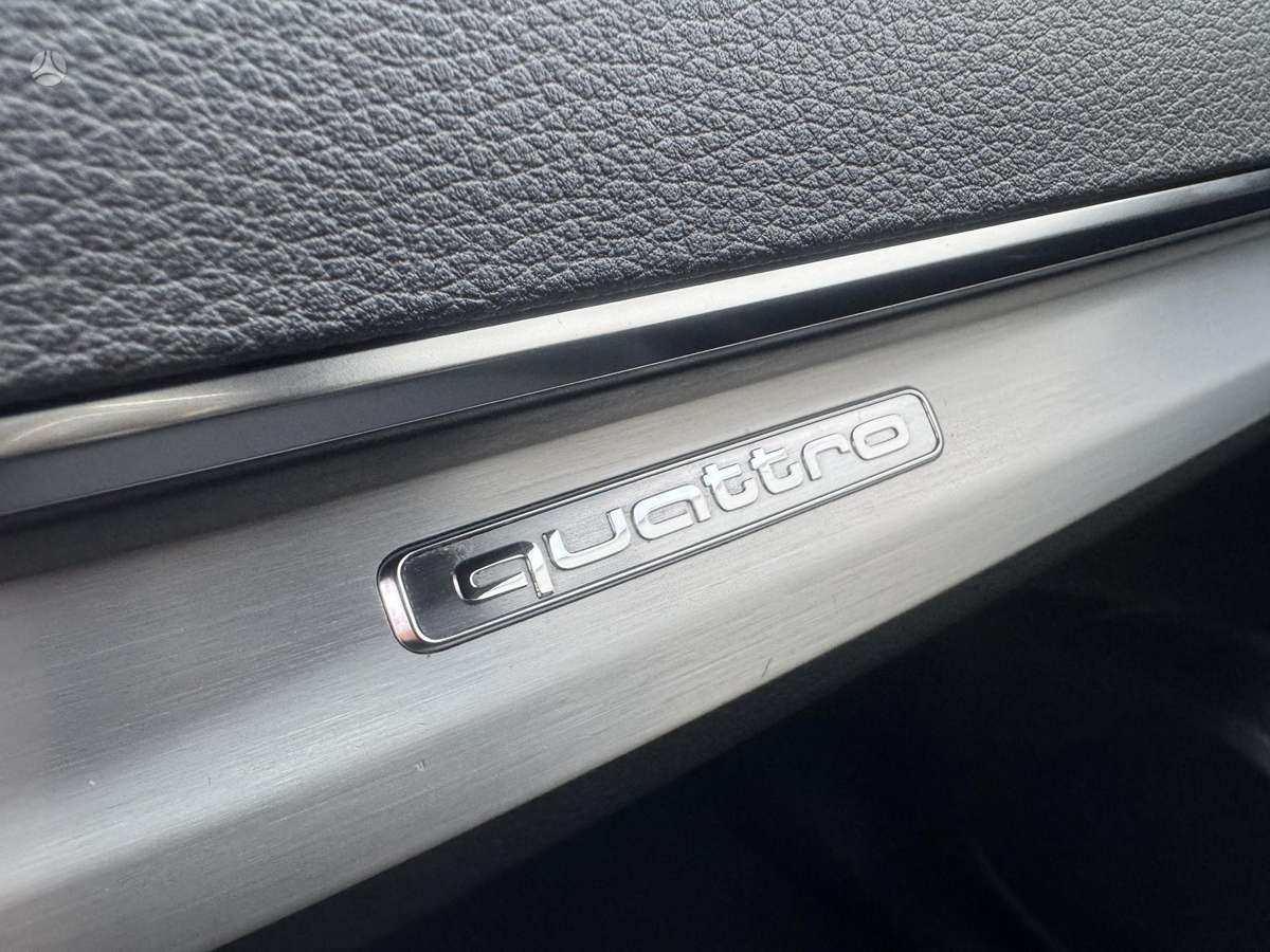 Audi Q5, 2.0 l., off-road / crossover
