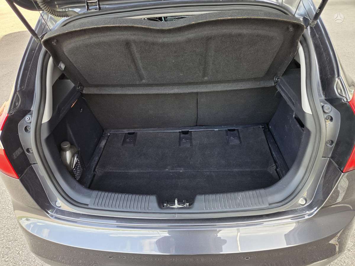 Kia Rio, 1.4 l., hatchback