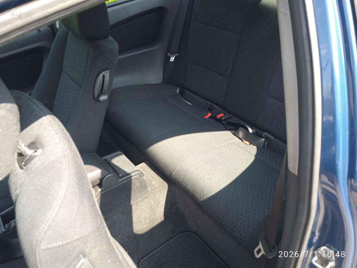 BMW 320, 2.0 l., hatchback