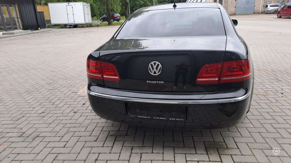 Volkswagen Phaeton - 8