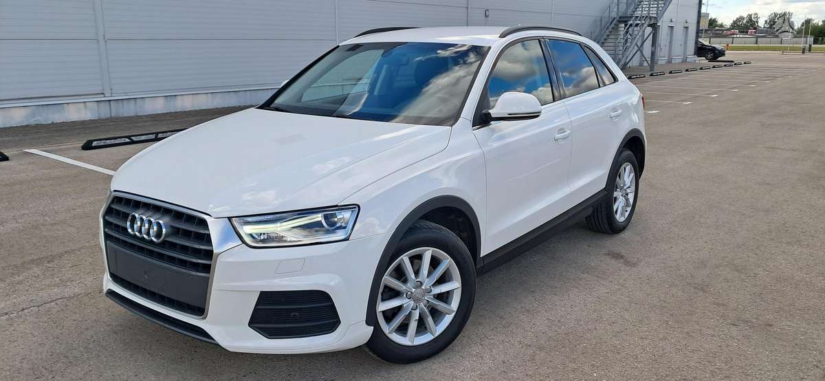 Audi Q3, 2.0 l., off-road / crossover