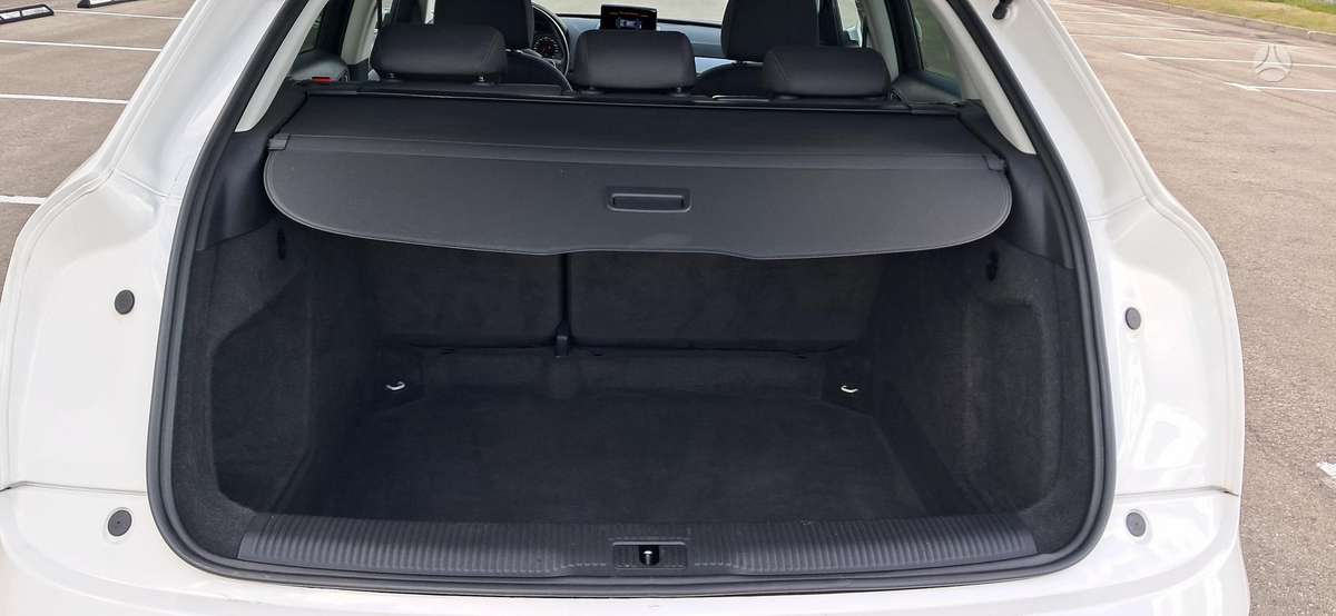 Audi Q3, 2.0 l., off-road / crossover