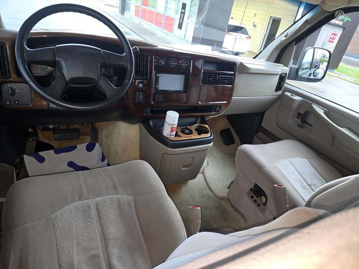 Chevrolet Express, 5.3 l., Минивэн