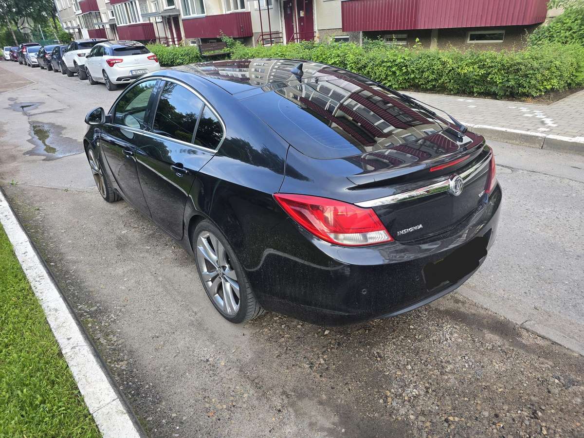 Opel Insignia, 2.0 l., Седан