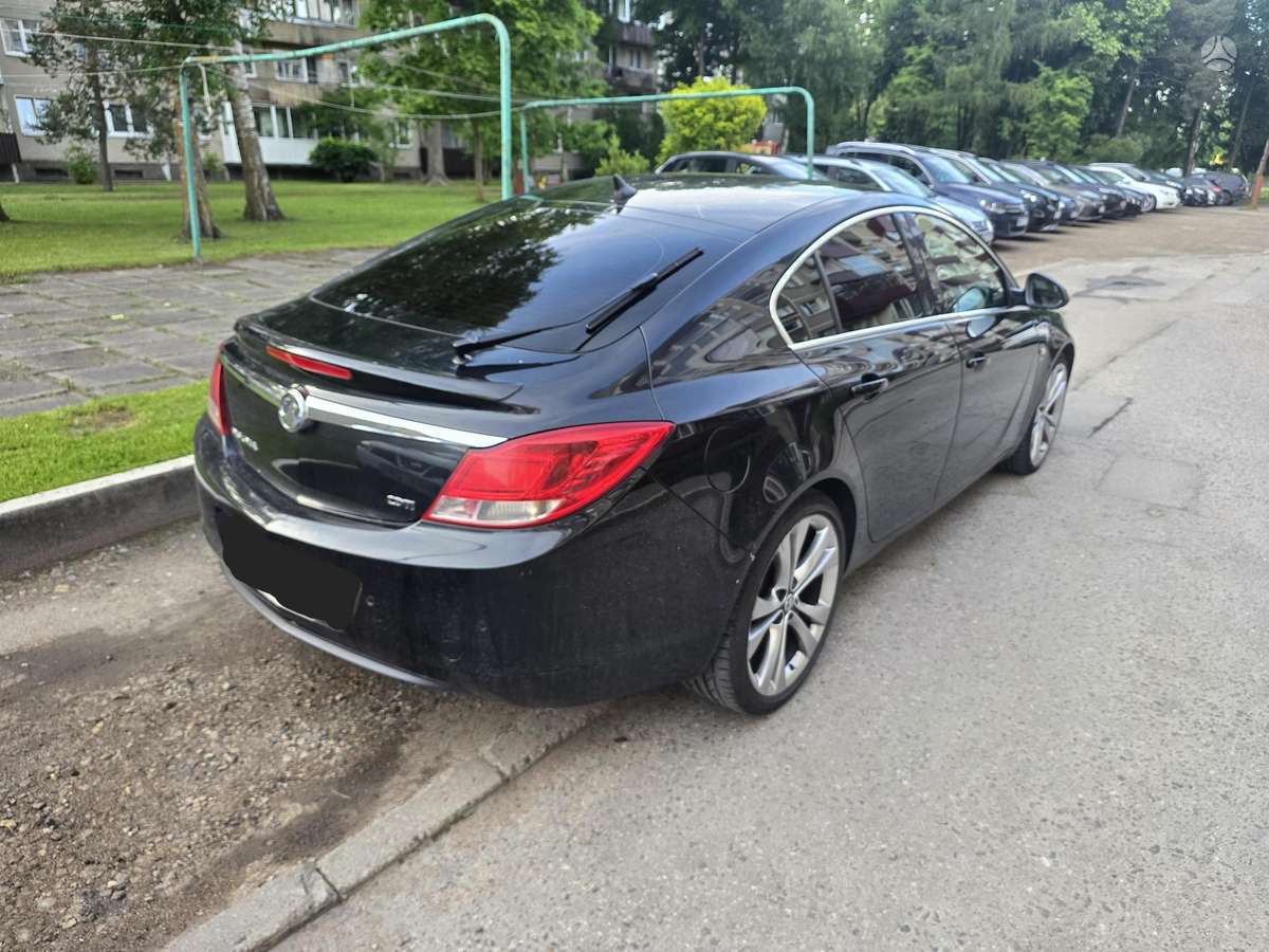 Opel Insignia, 2.0 l., Седан