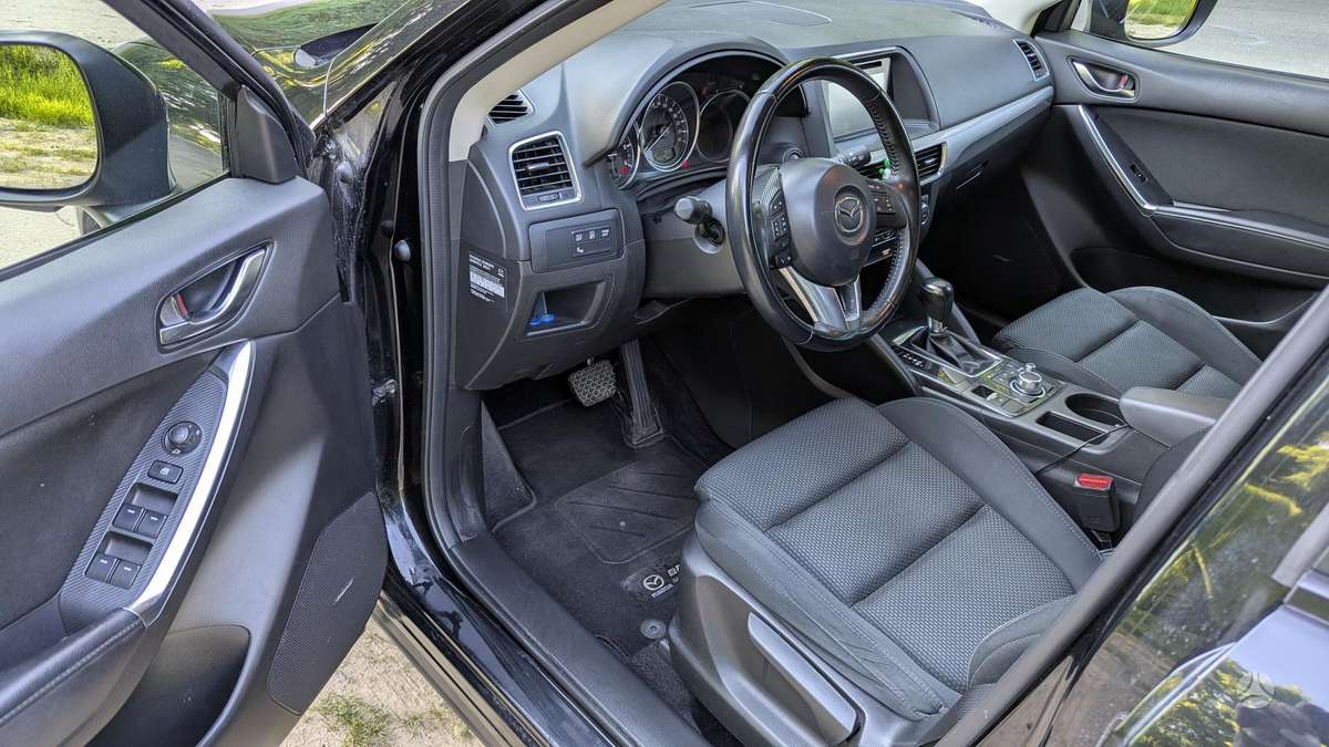 Mazda CX-5, 2.2 l., off-road / crossover