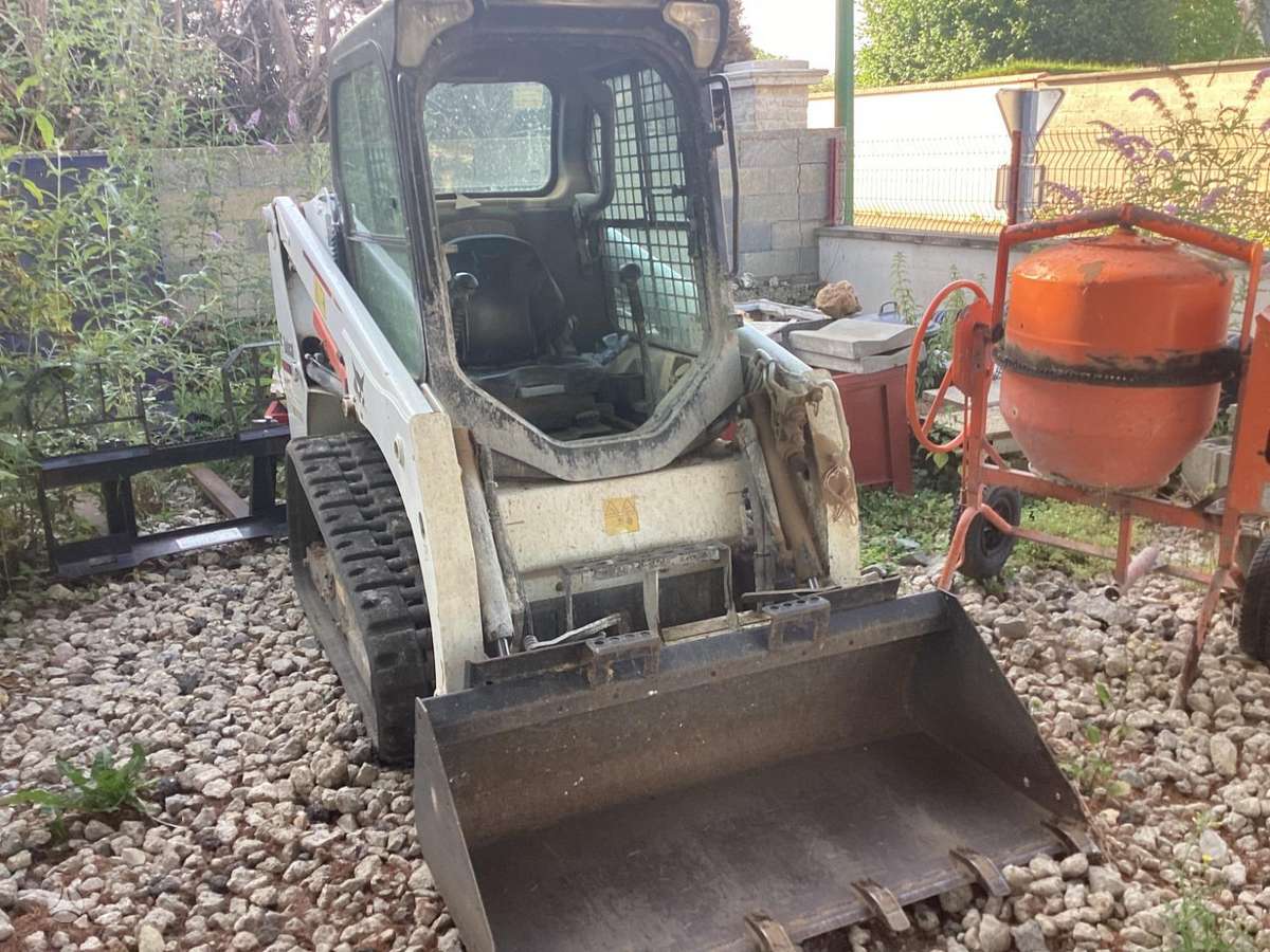 Bobcat T450, mini loaders