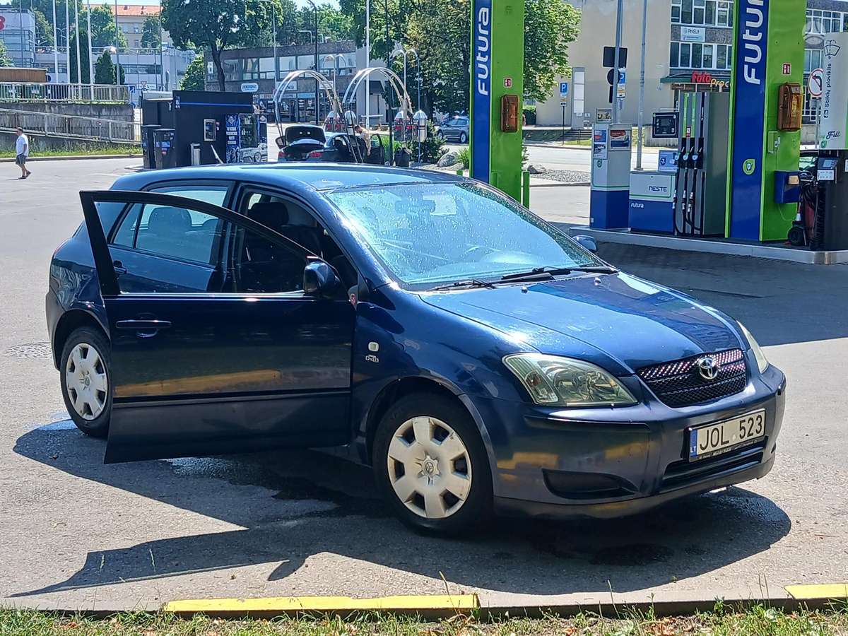 Toyota Corolla - 4