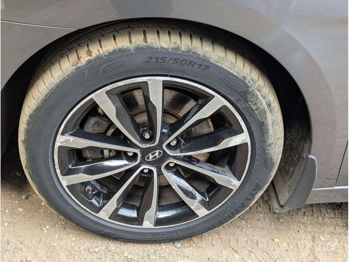 Hyundai i40 engine