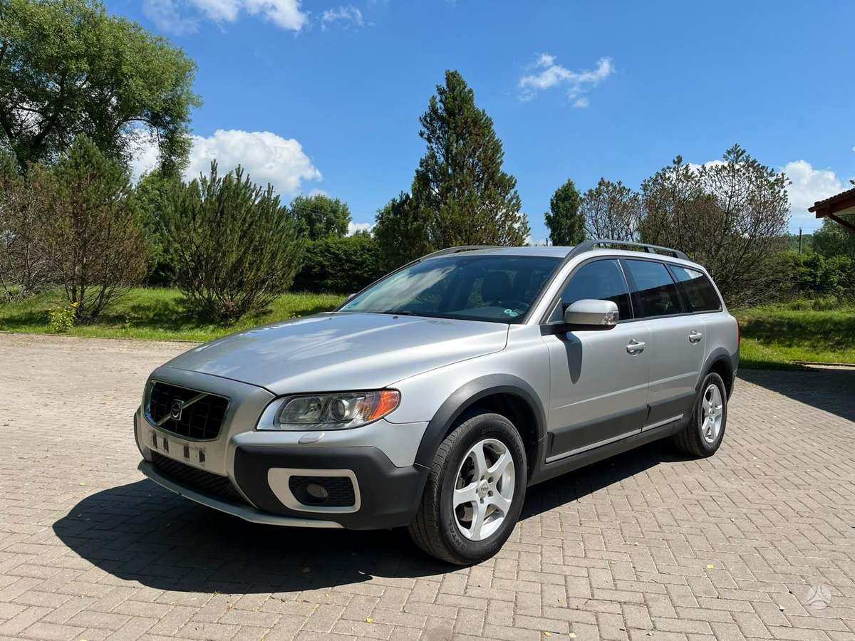 Volvo XC70 - 1