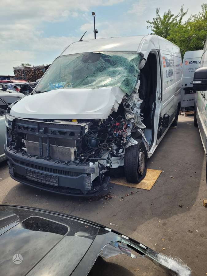 Nissan Interstar
