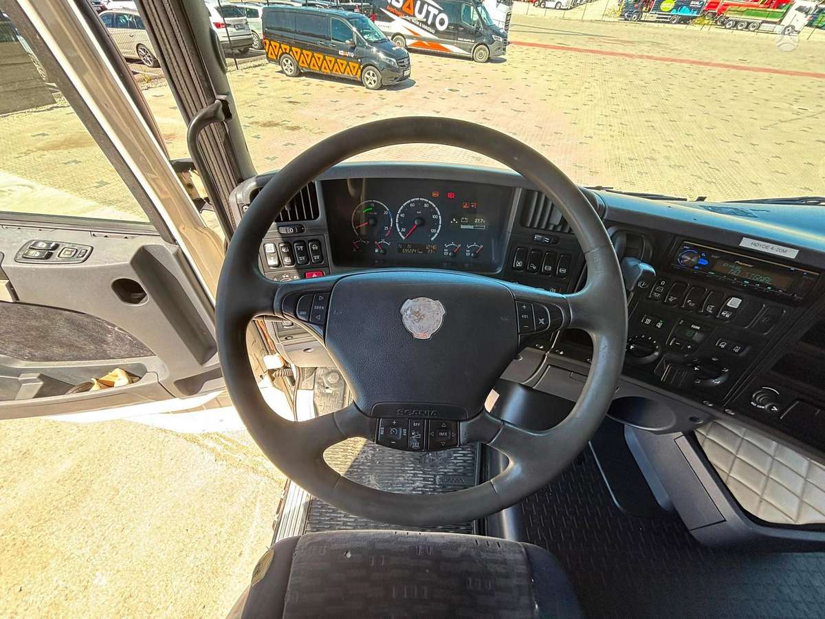 Scania R 420 6x2, box trucks / box vans