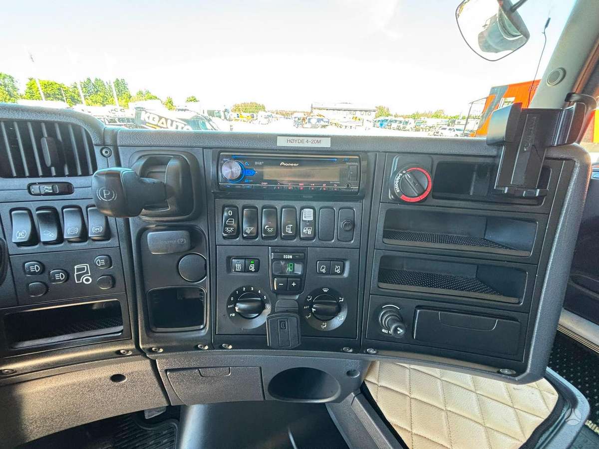Scania R 420 6x2, box trucks / box vans