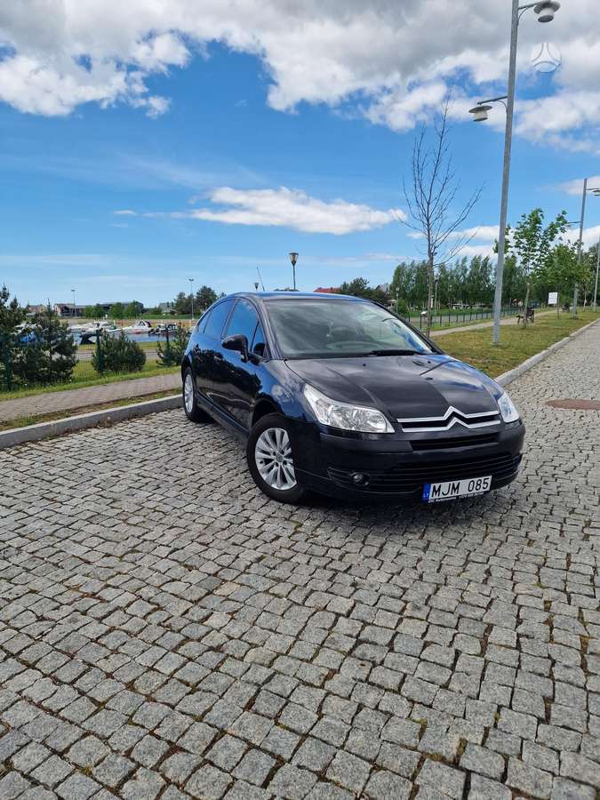 Citroen C4, 1.6 l., hatchback