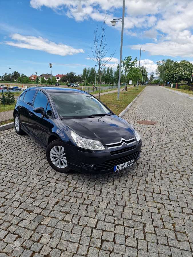 Citroen C4, 1.6 l., hatchback