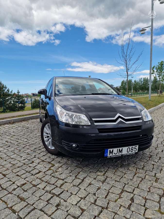 Citroen C4, 1.6 l., hatchback