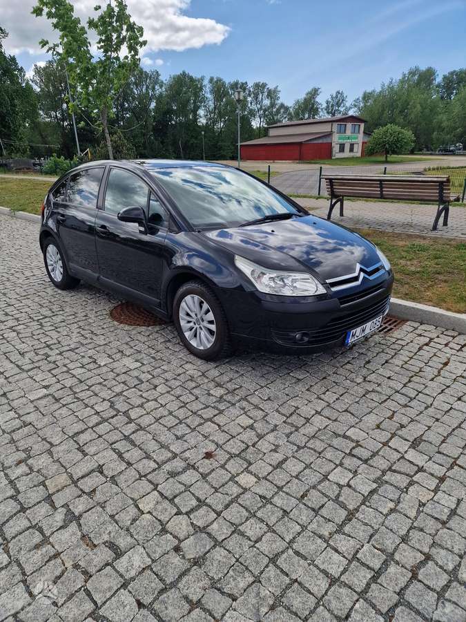 Citroen C4, 1.6 l., hatchback