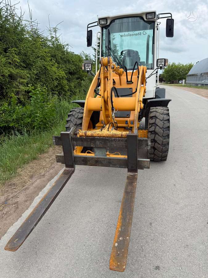 Liebherr L506 Stereo, frontal loader