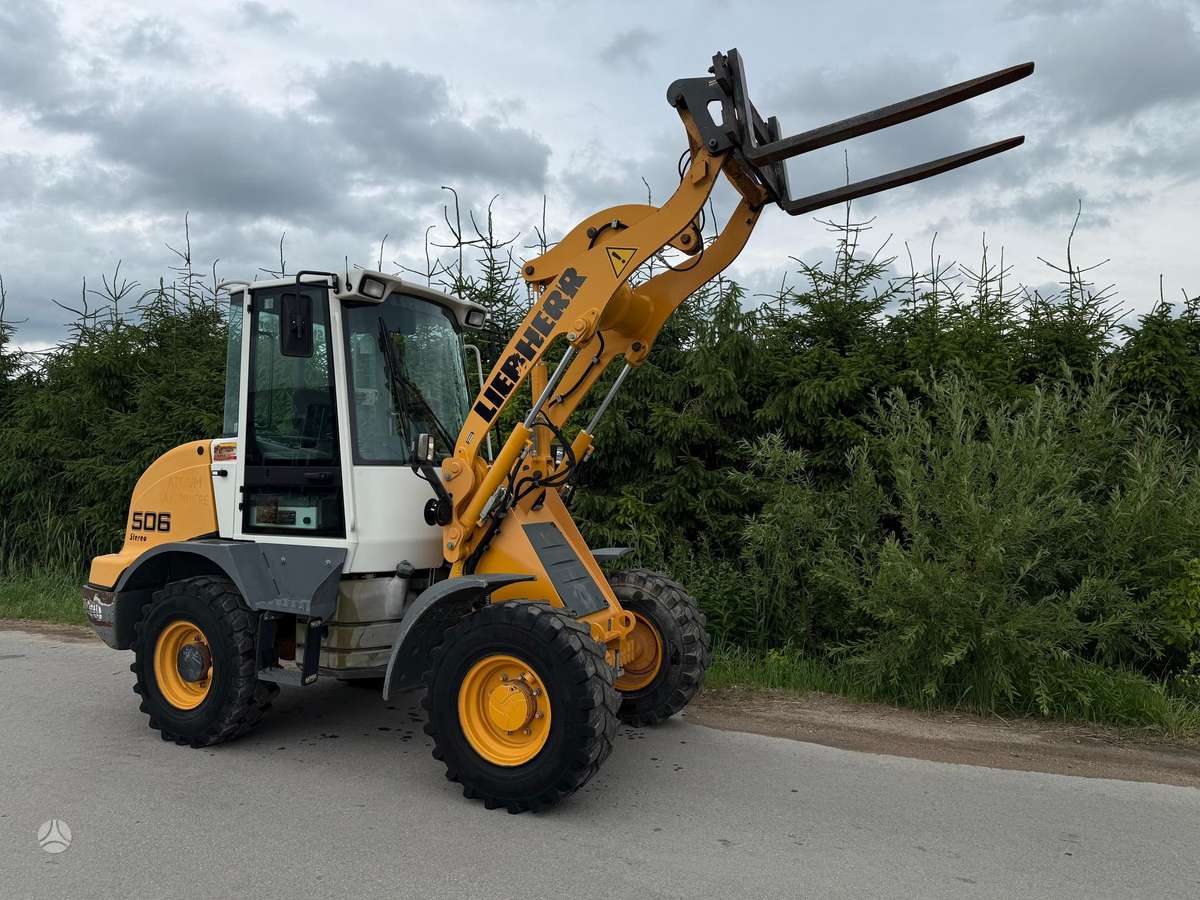 Liebherr L506 Stereo, frontal loader