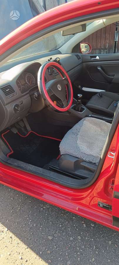 Volkswagen Golf - 6