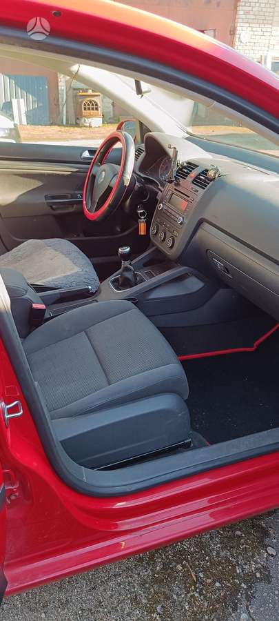 Volkswagen Golf - 8
