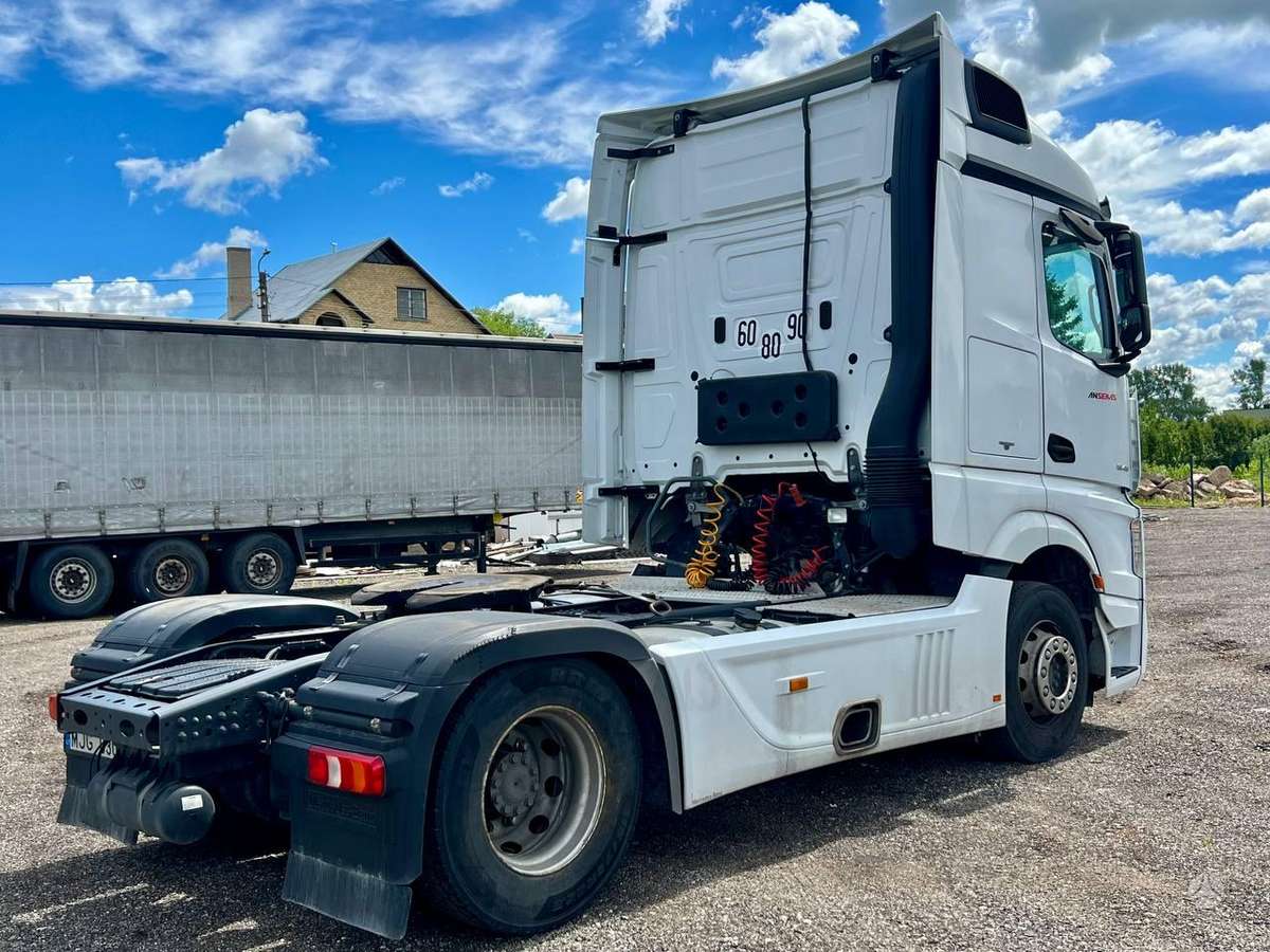 Mercedes-Benz Actros, double sleeper